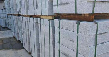 菏泽芝麻白路牙石，路侧石