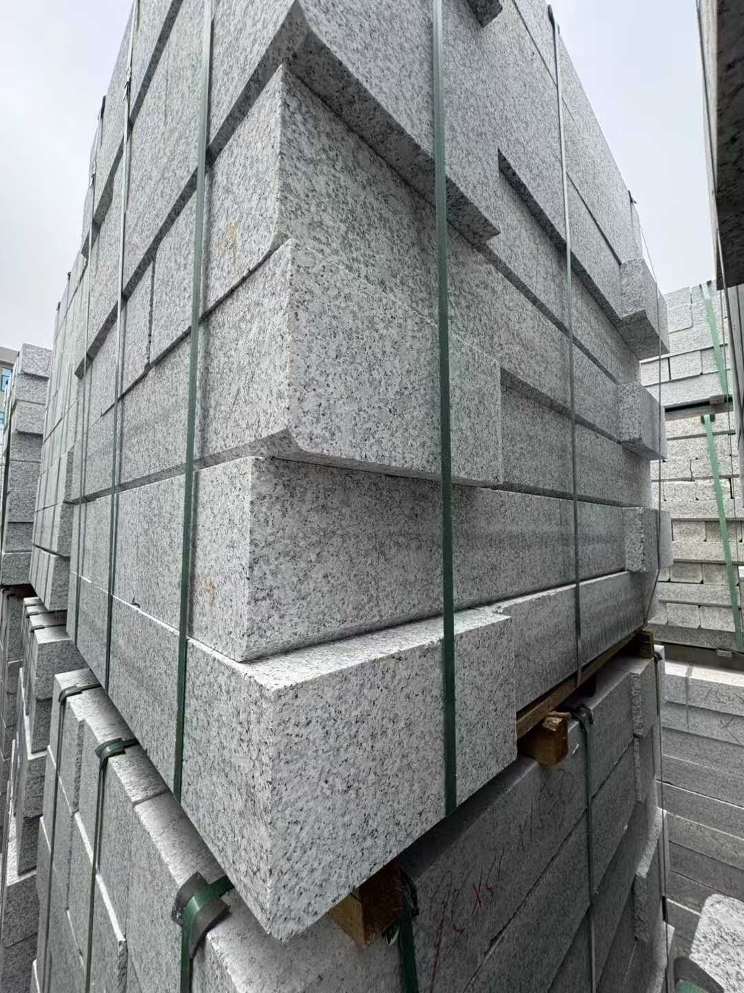 菏泽芝麻白路牙石 马路牙子