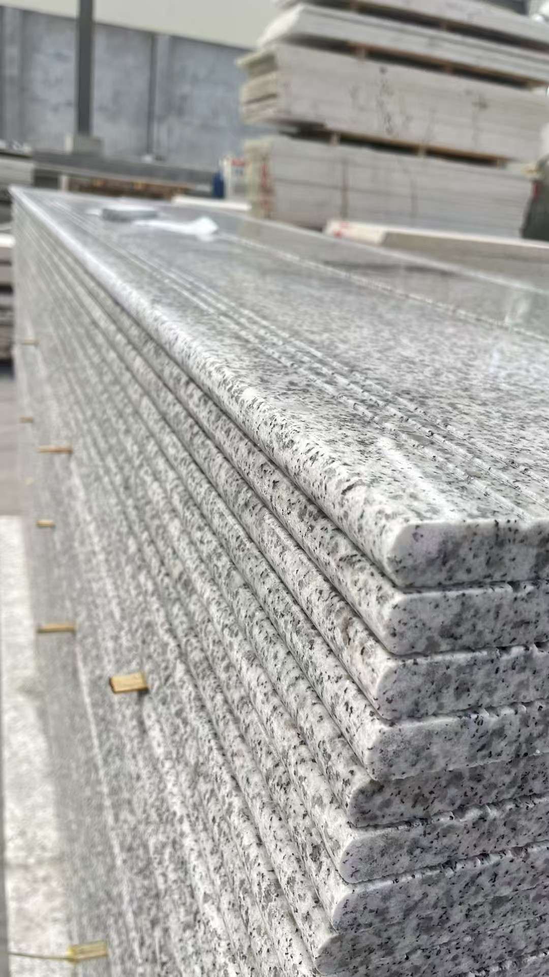 菏泽芝麻白楼梯踏步 花岗岩楼梯板材