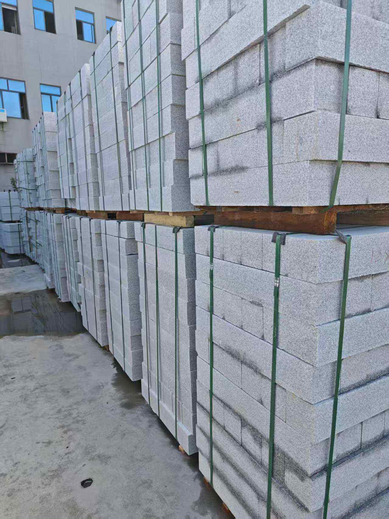 菏泽芝麻白路牙石，路侧石